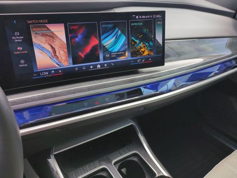 Used 2024 BMW i7 eDrive50 w/ M Sport Package RWD image 30