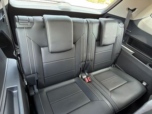Used 2023 Volkswagen Atlas SE AWD/4WD image 22