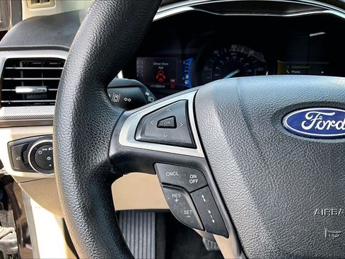 Used 2019 Ford Fusion SE FWD image 24