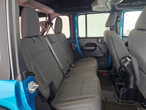 Used 2024 Jeep Wrangler Sport S image 12