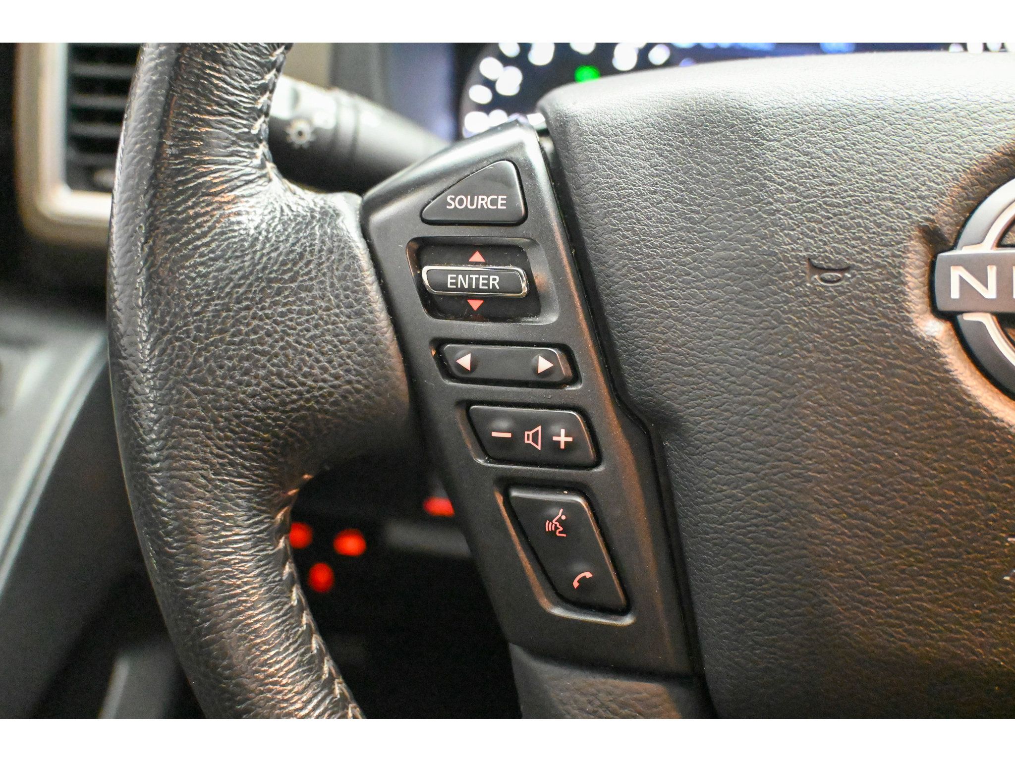 Used 2022 Nissan Frontier SV w/ Technology Package AWD/4WD image 33