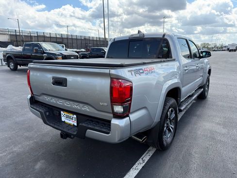 Used 2019 Toyota Tacoma TRD Sport image 6