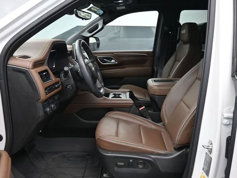 Used 2024 Chevrolet Tahoe High Country w/ Advanced Technology Package image 25