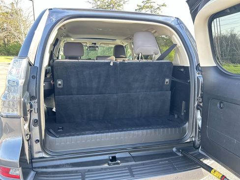 Used 2020 Lexus GX 460 Luxury w/ Accessory Package image 13