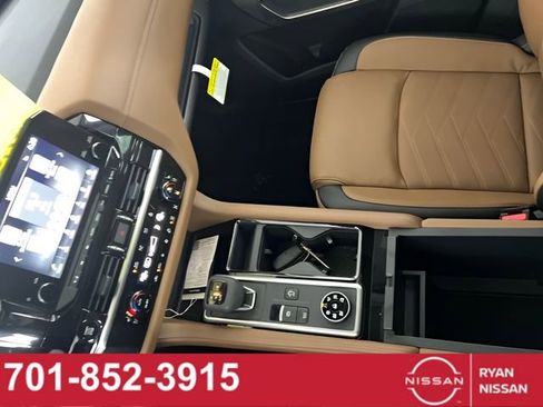 New 2025 Nissan Pathfinder Platinum image 27