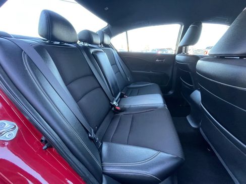 Used 2017 Honda Accord Sport image 14