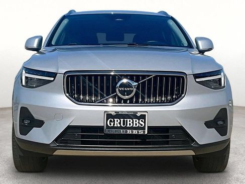 Certified 2024 Volvo XC40 B5 Plus w/ Protection Package Premier AWD/4WD image 4