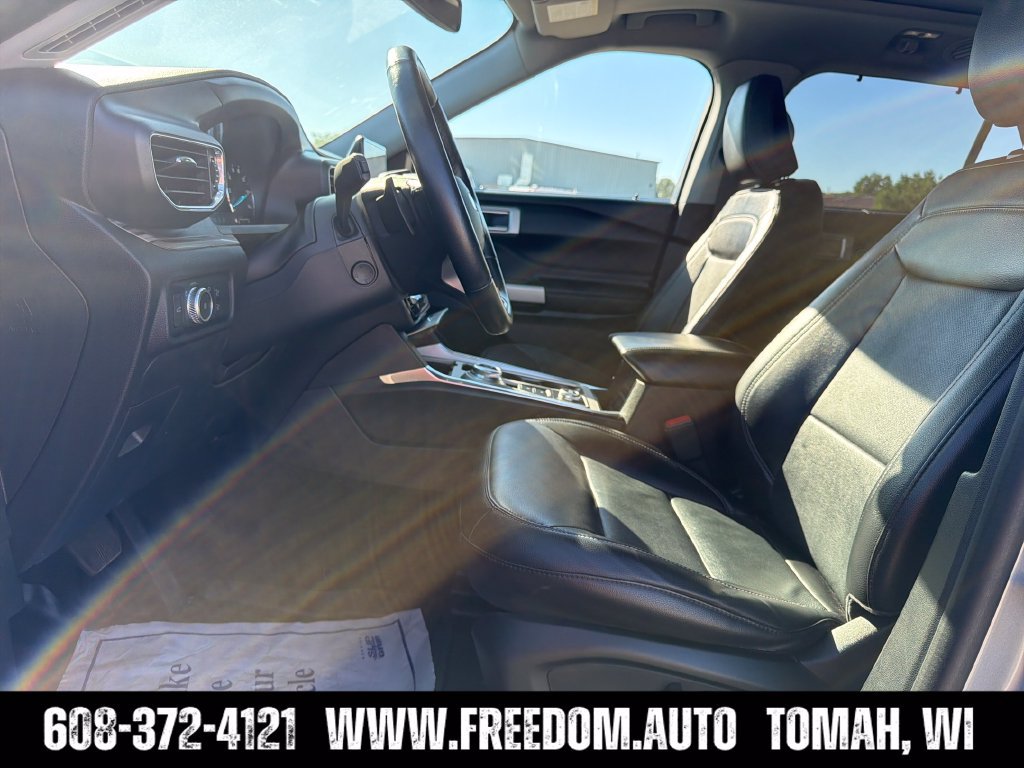 Used 2021 Ford Explorer Limited w/ Equipment Group 301A AWD/4WD image 24