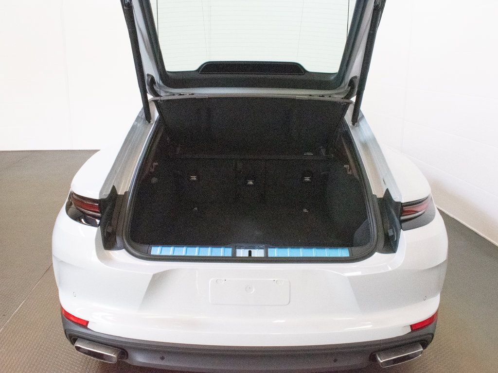 New 2026 Porsche Panamera image 17