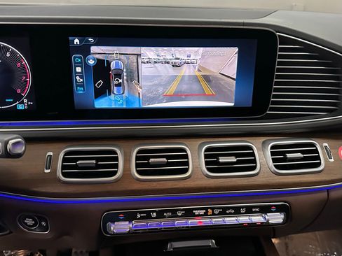 Certified 2025 Mercedes-Benz GLS 450 4MATIC image 31