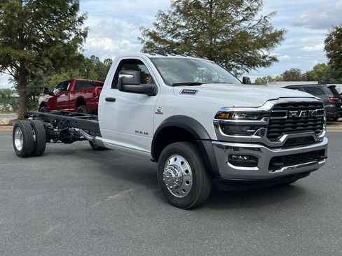 New 2025 RAM 5500 4x4 Regular Cab image 14