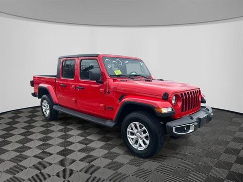 Certified 2023 Jeep Gladiator Sport image 3