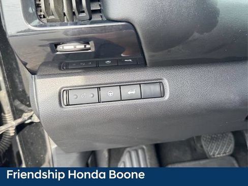 Used 2025 Nissan Pathfinder SV AWD/4WD image 23