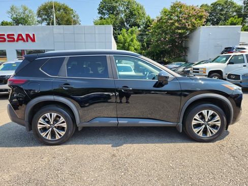 Certified 2023 Nissan Rogue SV w/ SV Premium B Package AWD/4WD image 6