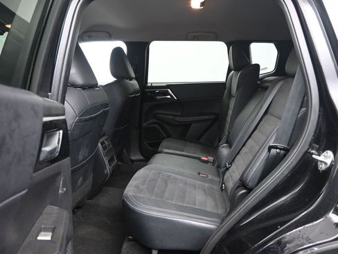 Used 2024 Mitsubishi Outlander SE image 27