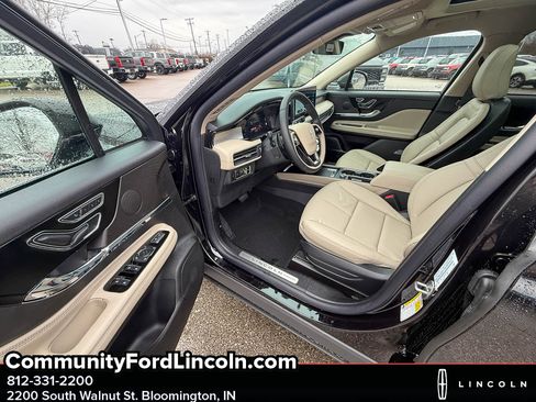 New 2026 Lincoln Corsair Premiere image 11