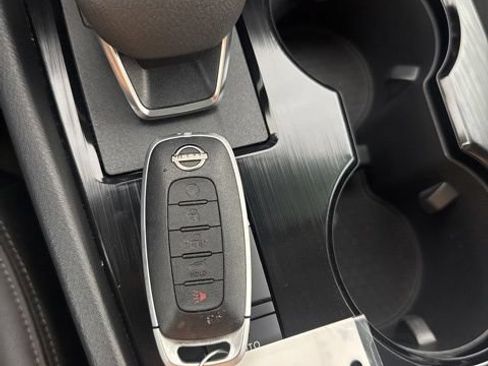 Certified 2024 Nissan Rogue SL w/ SL Premium Package FWD image 5