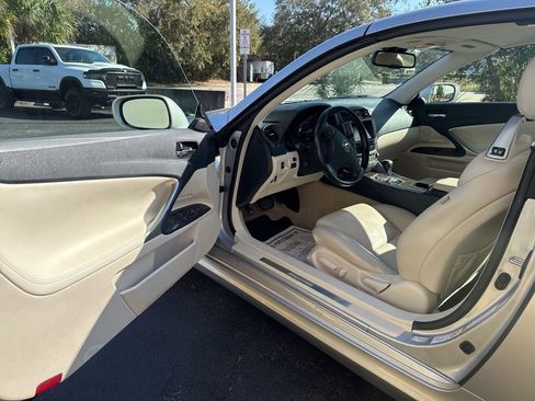 Used 2010 Lexus IS 250C image 16