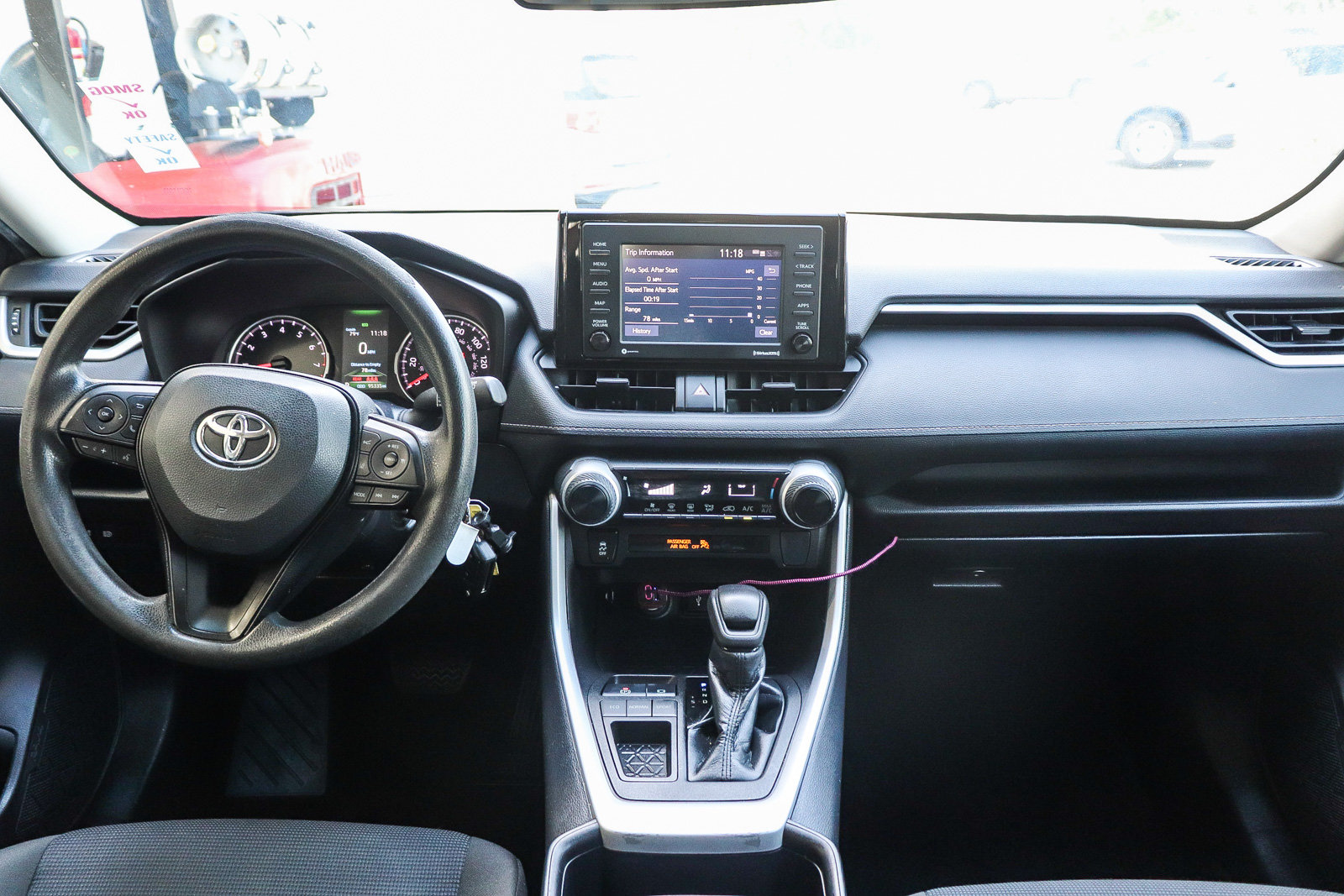 Used 2022 Toyota RAV4 LE FWD image 14