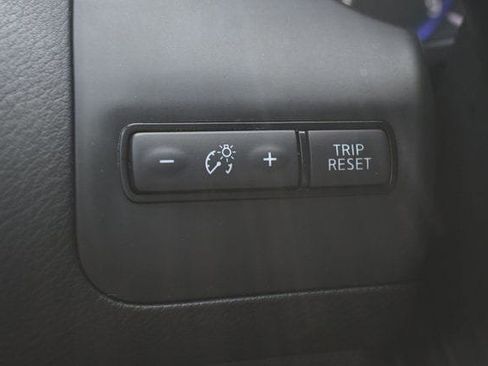 Used 2018 INFINITI Q60 3.0t Luxe image 38