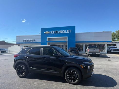 Used 2023 Chevrolet TrailBlazer LT w/ Convenience Package AWD/4WD image 1