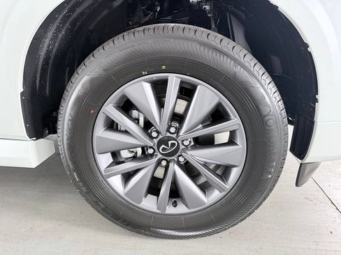 Certified 2026 INFINITI QX80 Pure w/ Cargo Package RWD image 7