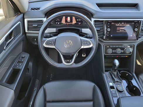 Used 2023 Volkswagen Atlas SEL R-Line AWD/4WD image 10