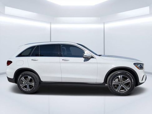 Used 2022 Mercedes-Benz GLC 300 image 2