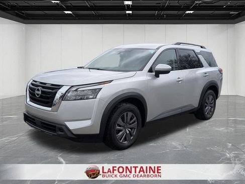 Used 2025 Nissan Pathfinder SV FWD image 4