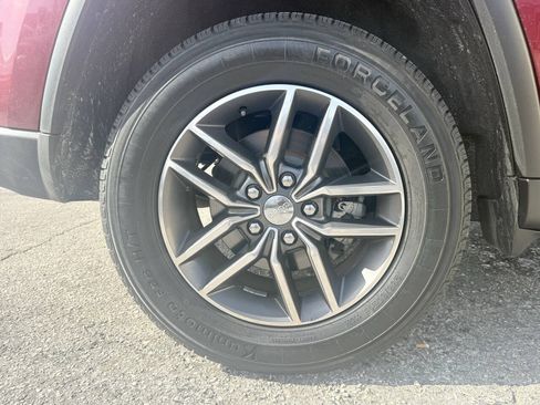 Used 2017 Jeep Grand Cherokee Limited w/ Luxury Group II AWD/4WD image 24