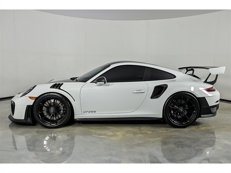 Used 2019 Porsche 911 GT2 RS w/ Weissach Package RWD image 6