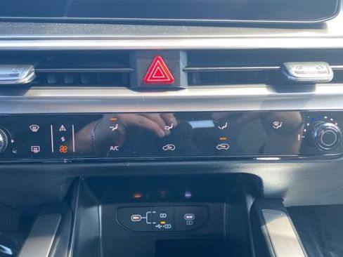 New 2026 Kia Sorento LX FWD image 18