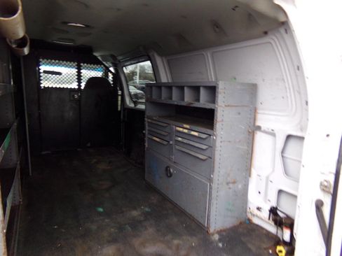 Used 2006 Ford E-250 and Econoline 250 image 16