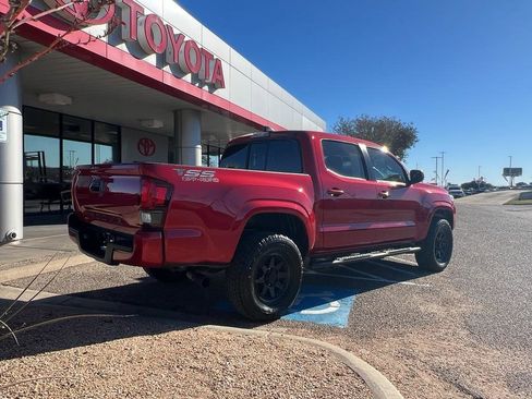 Used 2022 Toyota Tacoma SR image 5