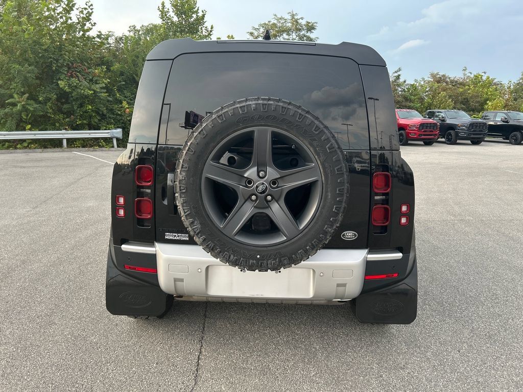 Used 2022 Land Rover Defender 90 S AWD/4WD image 4