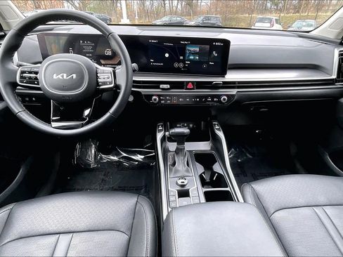 Used 2024 Kia Sorento EX w/ Panoramic Sunroof Package image 14