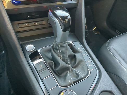 Certified 2024 Volkswagen Tiguan SE R-Line image 27