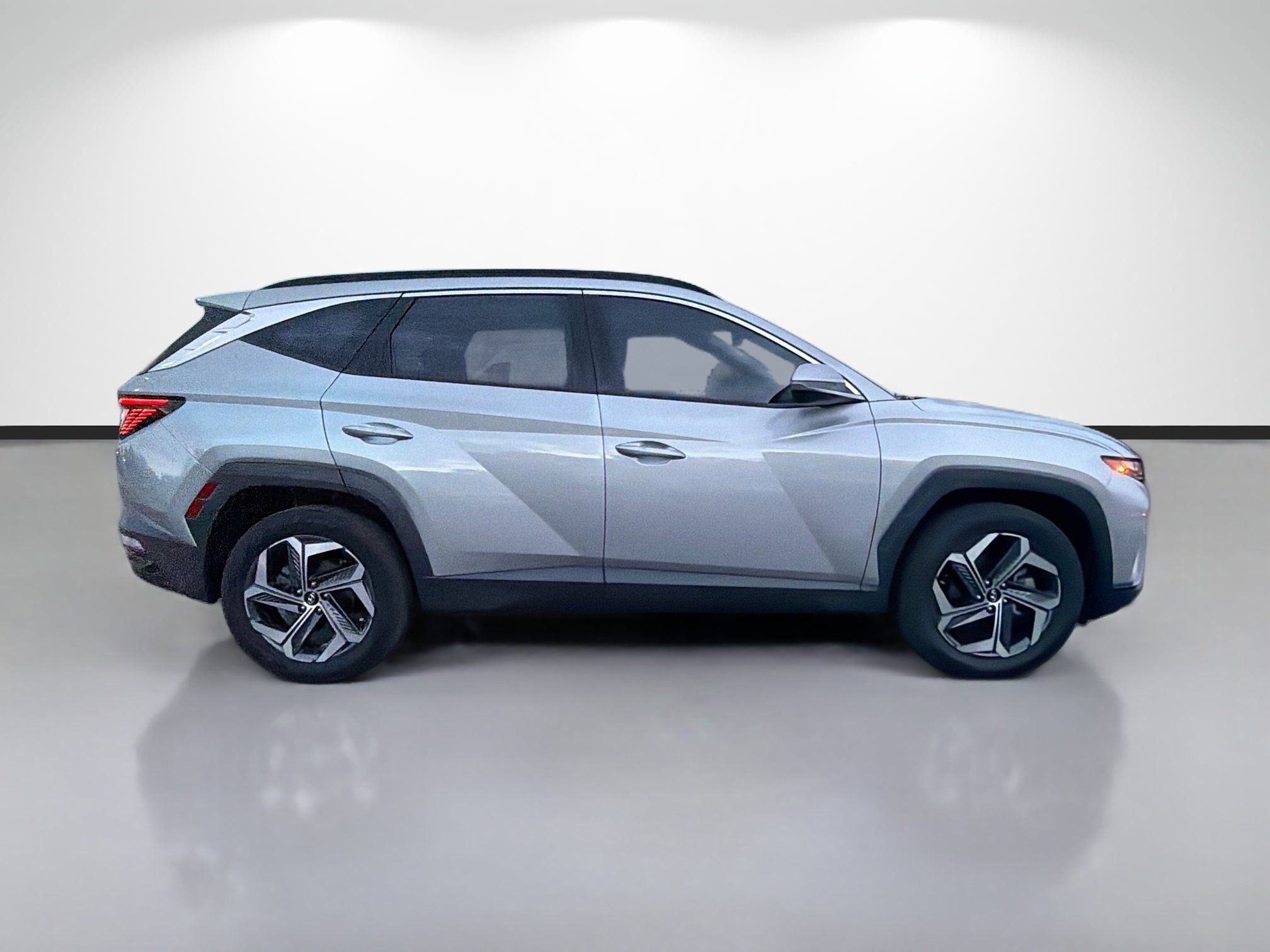 Used 2022 Hyundai Tucson Limited AWD/4WD image 2