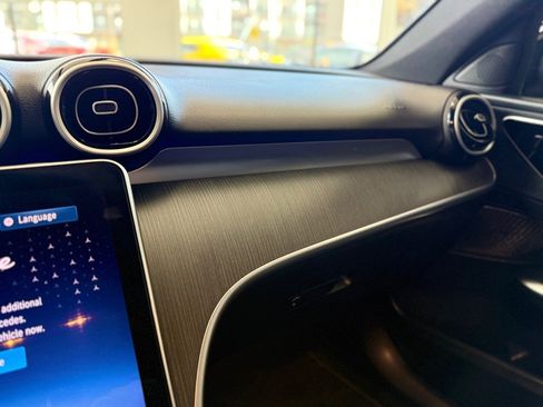 Used 2025 Mercedes-Benz C 300 4MATIC Sedan image 32