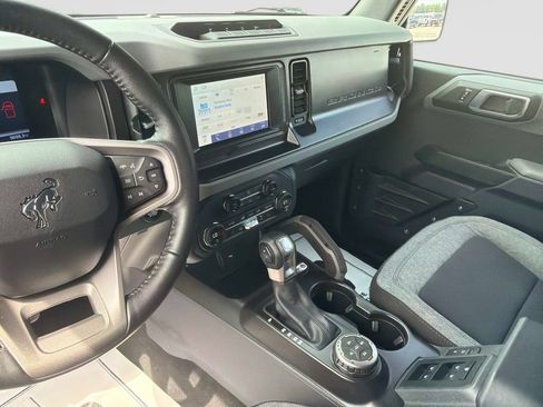 Used 2023 Ford Bronco Big Bend w/ Sasquatch Package AWD/4WD image 27