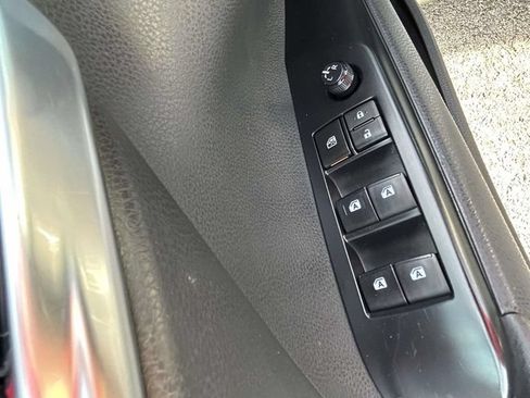 Used 2018 Toyota Camry LE FWD image 18