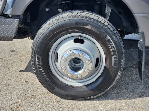 Used 2022 Ford F350 Platinum AWD/4WD image 10