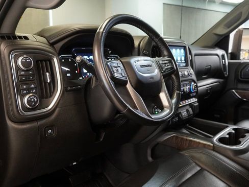 Used 2022 GMC Sierra 2500 Denali w/ Denali Black Diamond Edition image 7
