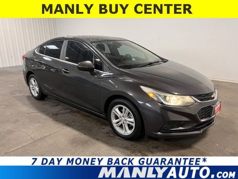 Used 2017 Chevrolet Cruze LT image 1