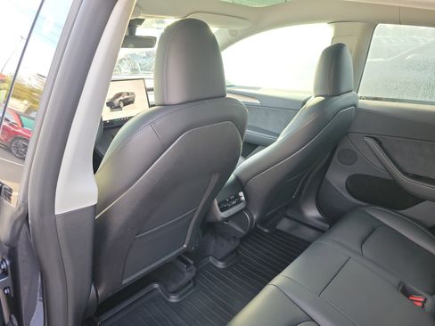 Used 2023 Tesla Model Y Long Range image 17