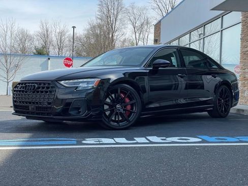 Used 2023 Audi S8 AWD/4WD image 9