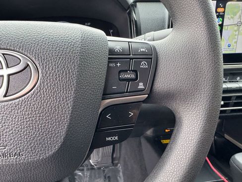 Used 2025 Toyota Camry LE image 29