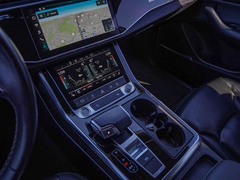 Used 2022 Audi Q8 Premium Plus w/ Premium Plus Package image 16