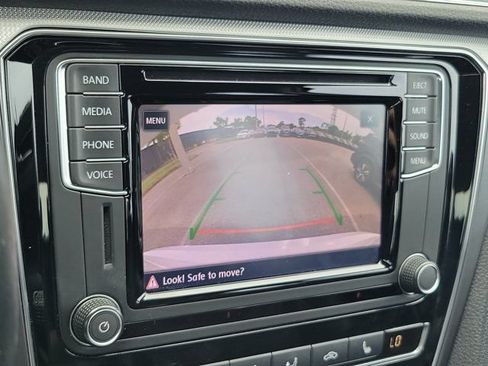 Used 2017 Volkswagen Passat 1.8T R-Line FWD image 30