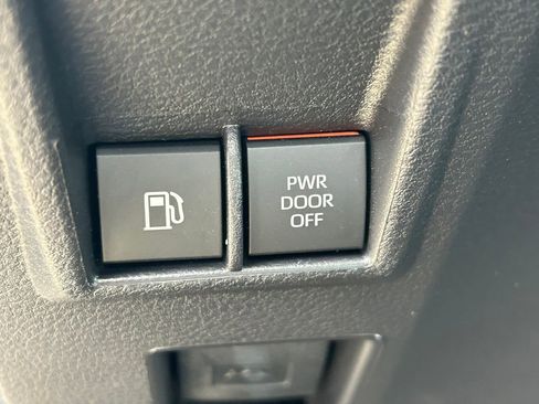 Certified 2026 Toyota Sienna XSE image 29